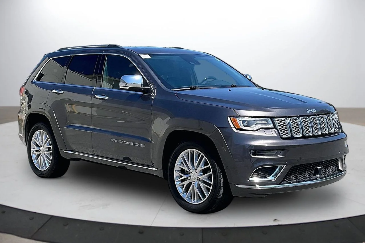 Certified Used 2017 Gray Jeep Summit image 2