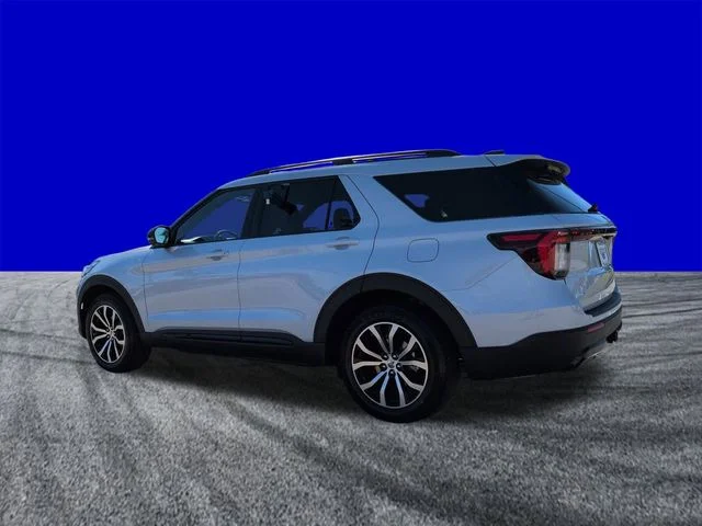 New 2026 Space White Metallic Ford ST-Line image 6