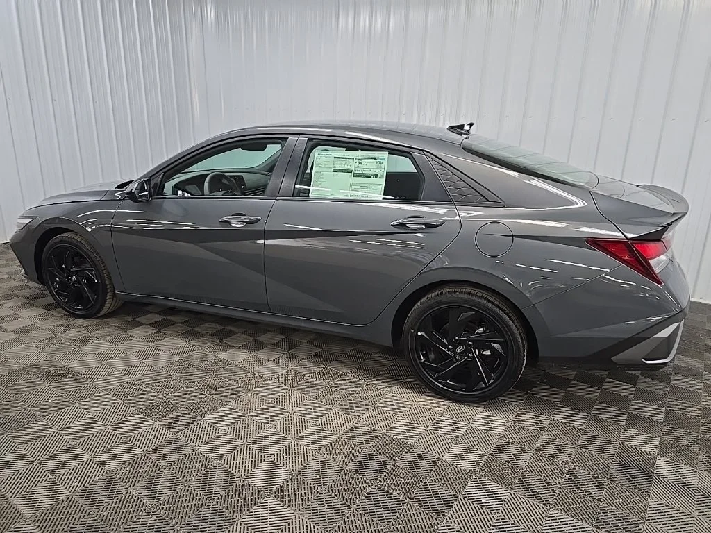 New 2026 Gray Hyundai SEL Sport image 4