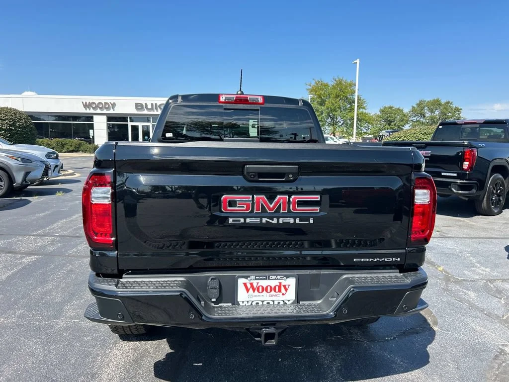 2026 GMC Canyon Denali - Photo 10