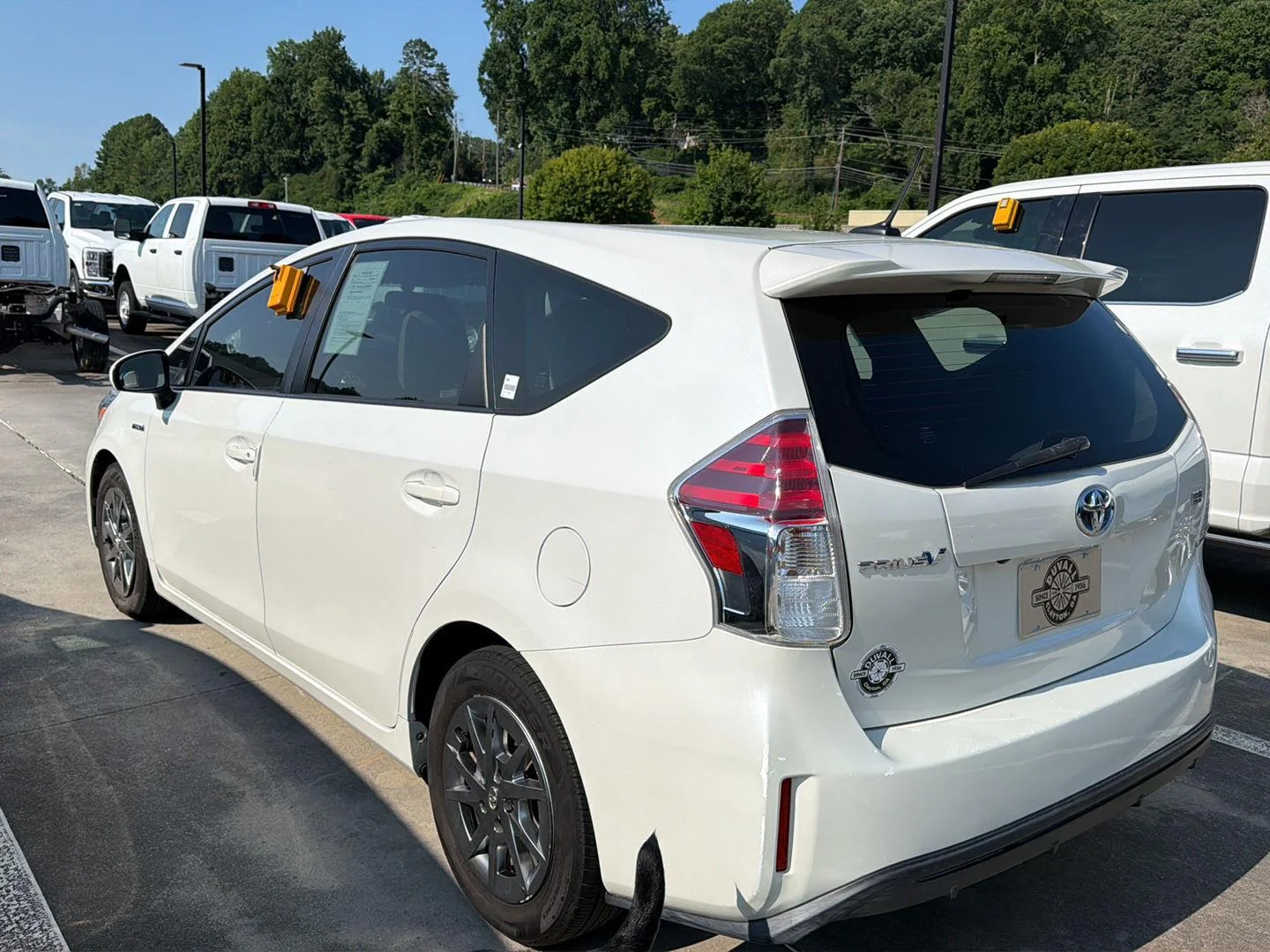 Used 2016  Toyota Three image 5