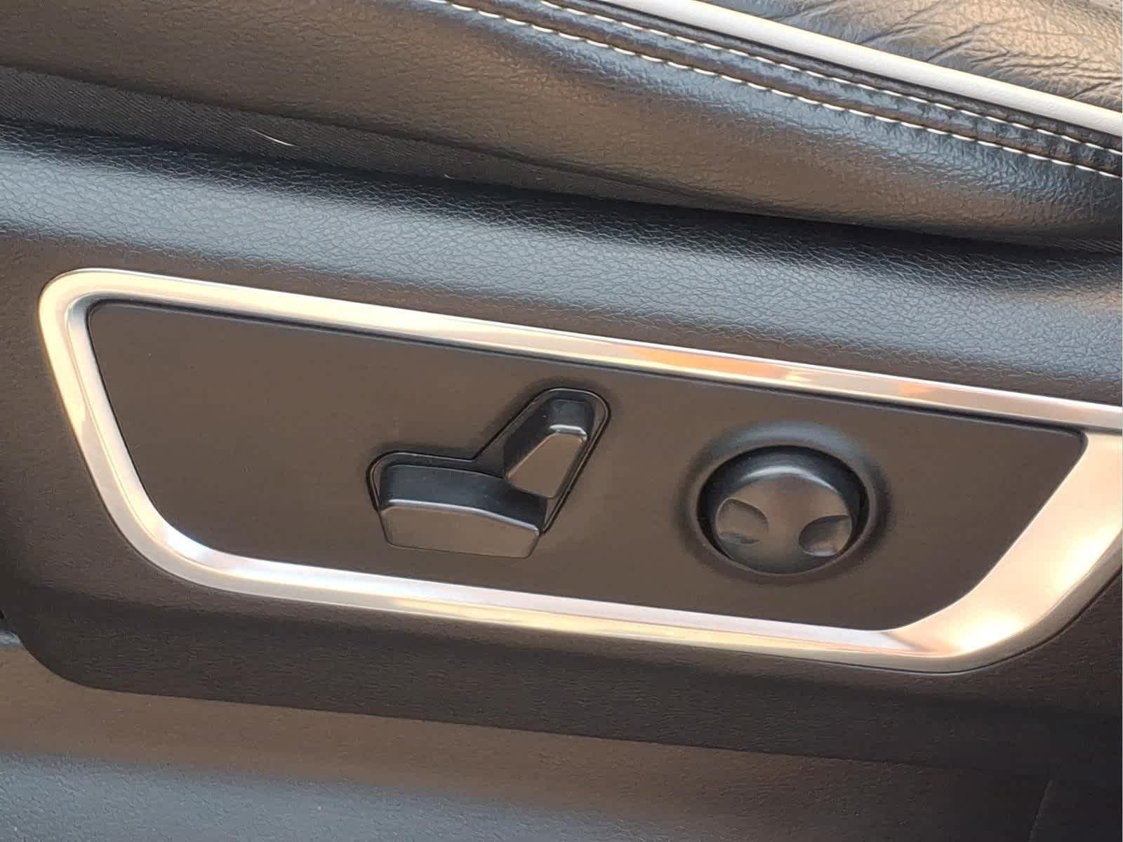 Used 2025 Bright White Clearcoat Ram Laramie image 19