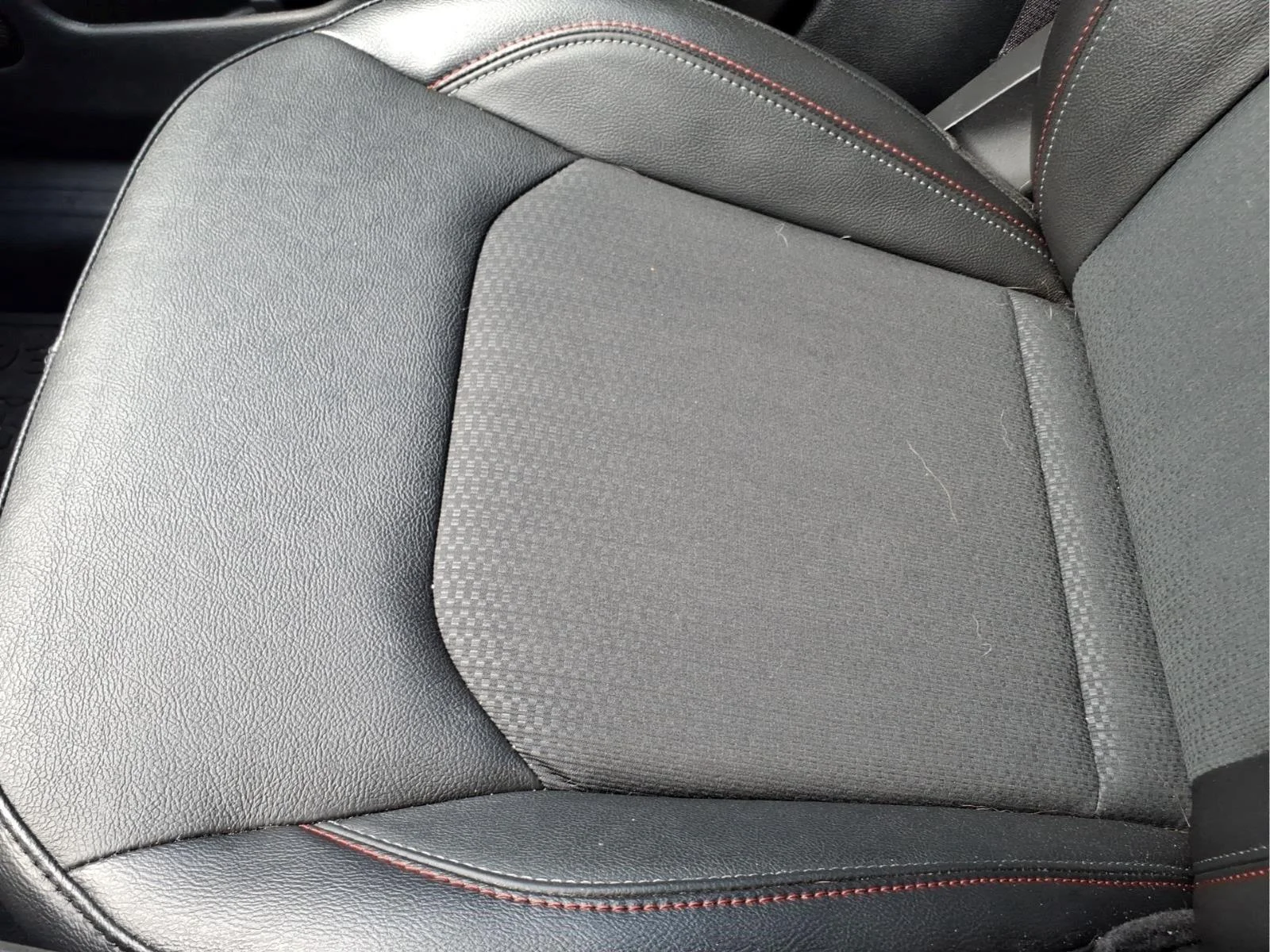 Used 2025 Red Hot Pearlcoat Jeep Trailhawk image 26