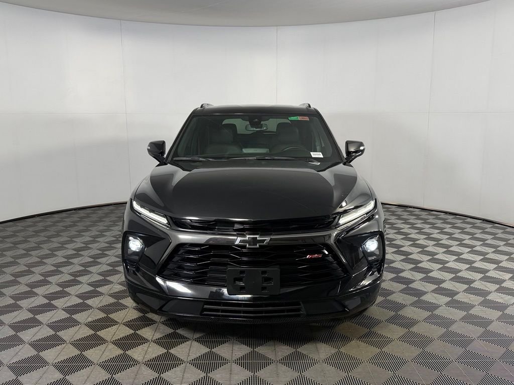 Used 2025 Black Chevrolet RS image 4