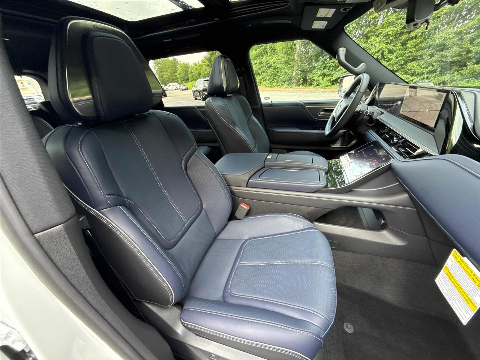 New 2027 RADIANT WHITE INFINITI Sport 4WD image 27