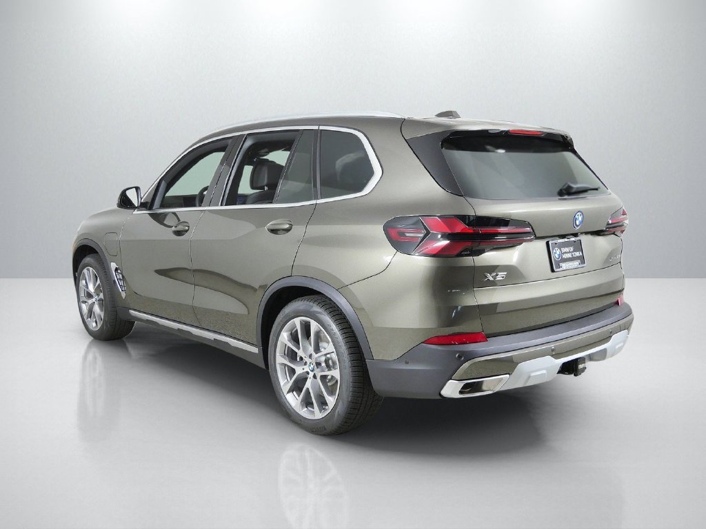 New 2026 Manhattan Green Metallic BMW xDrive50e image 14