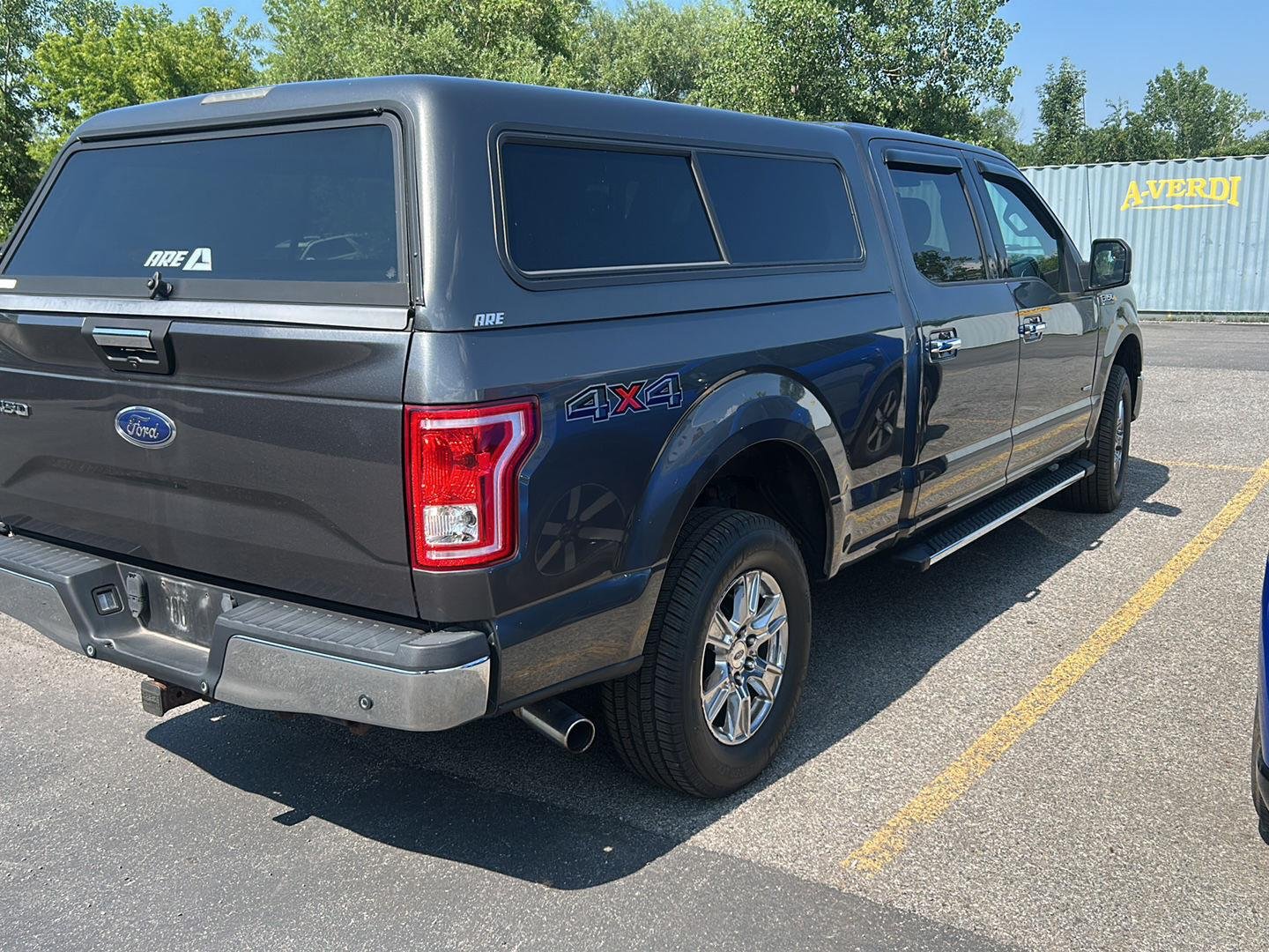 Used 2015 Magnetic Metallic Ford XLT image 10