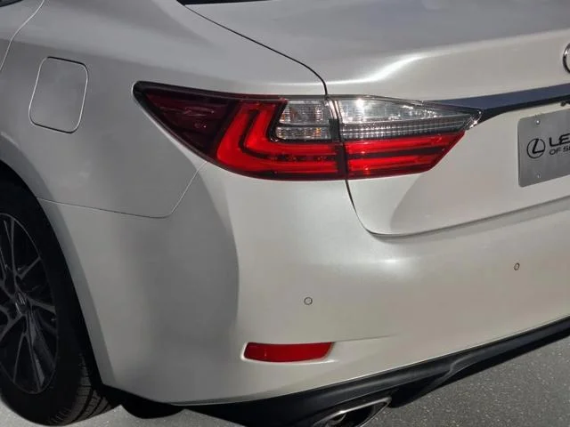 Used 2016 White Lexus 350 image 35