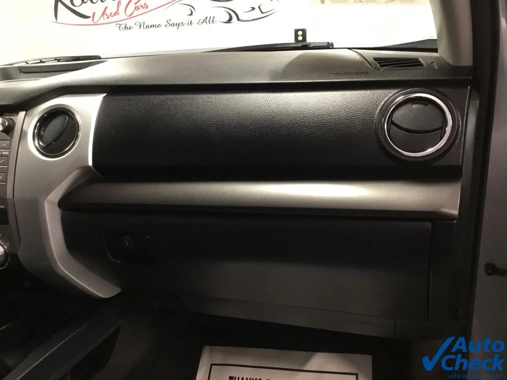 Used 2017 Silver Toyota SR5 image 42