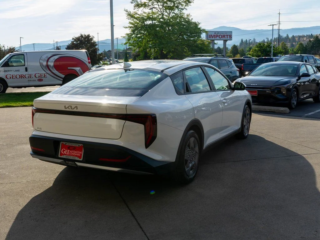 2025 Kia K4 LX - Photo 7