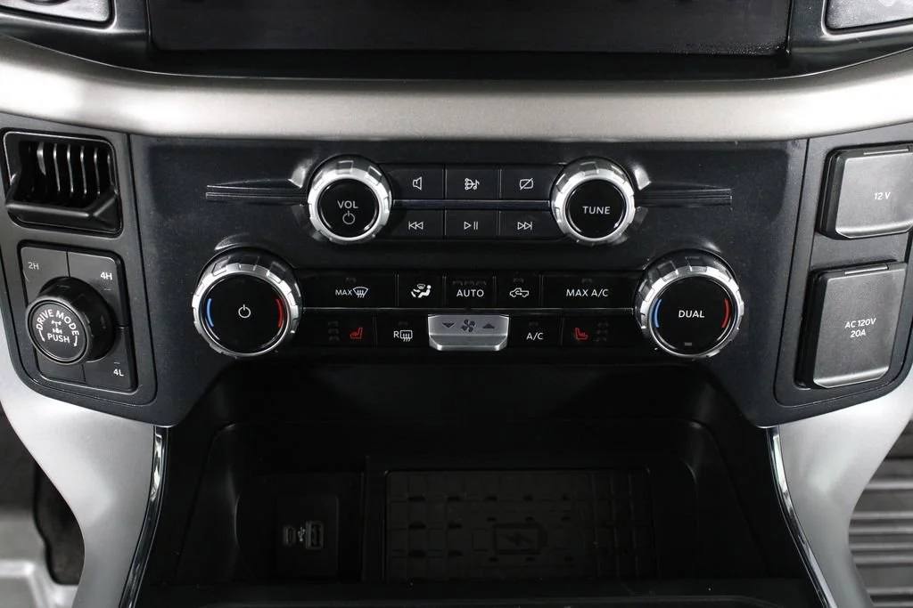 Used 2024 Blue Ford XLT image 26
