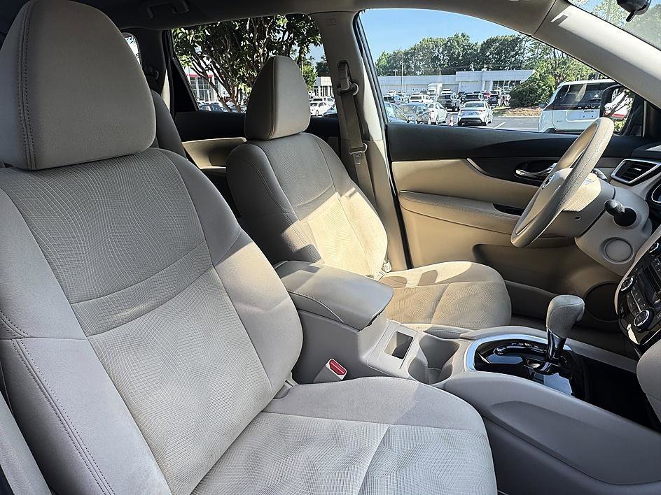 Used 2014 Gun Metallic Nissan SV image 18