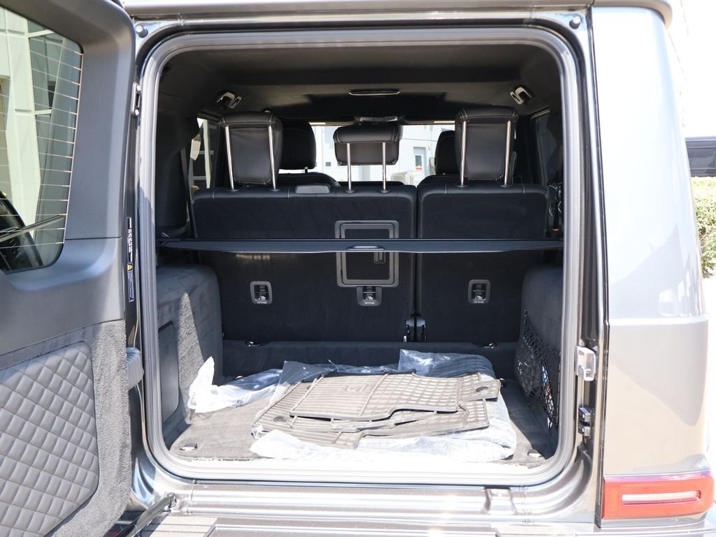 Used 2026 MANUFAKTUR Graphite Met Mercedes-Benz G 550 image 16