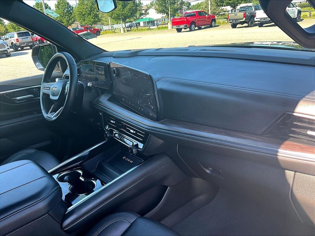 Used 2025 Black Chevrolet LT image 14