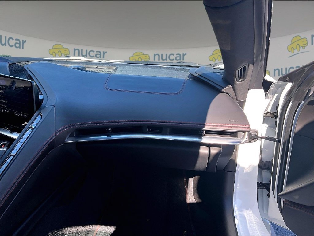 Used 2022 White Chevrolet Stingray image 13