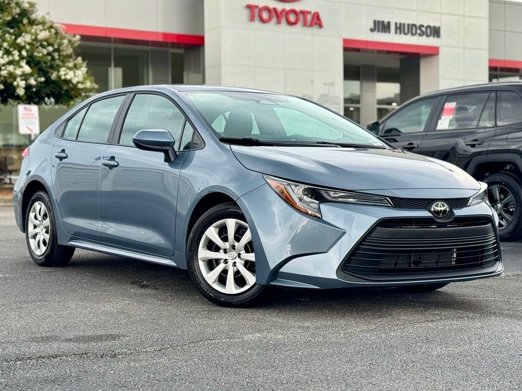 Used 2026  Toyota LE image 2