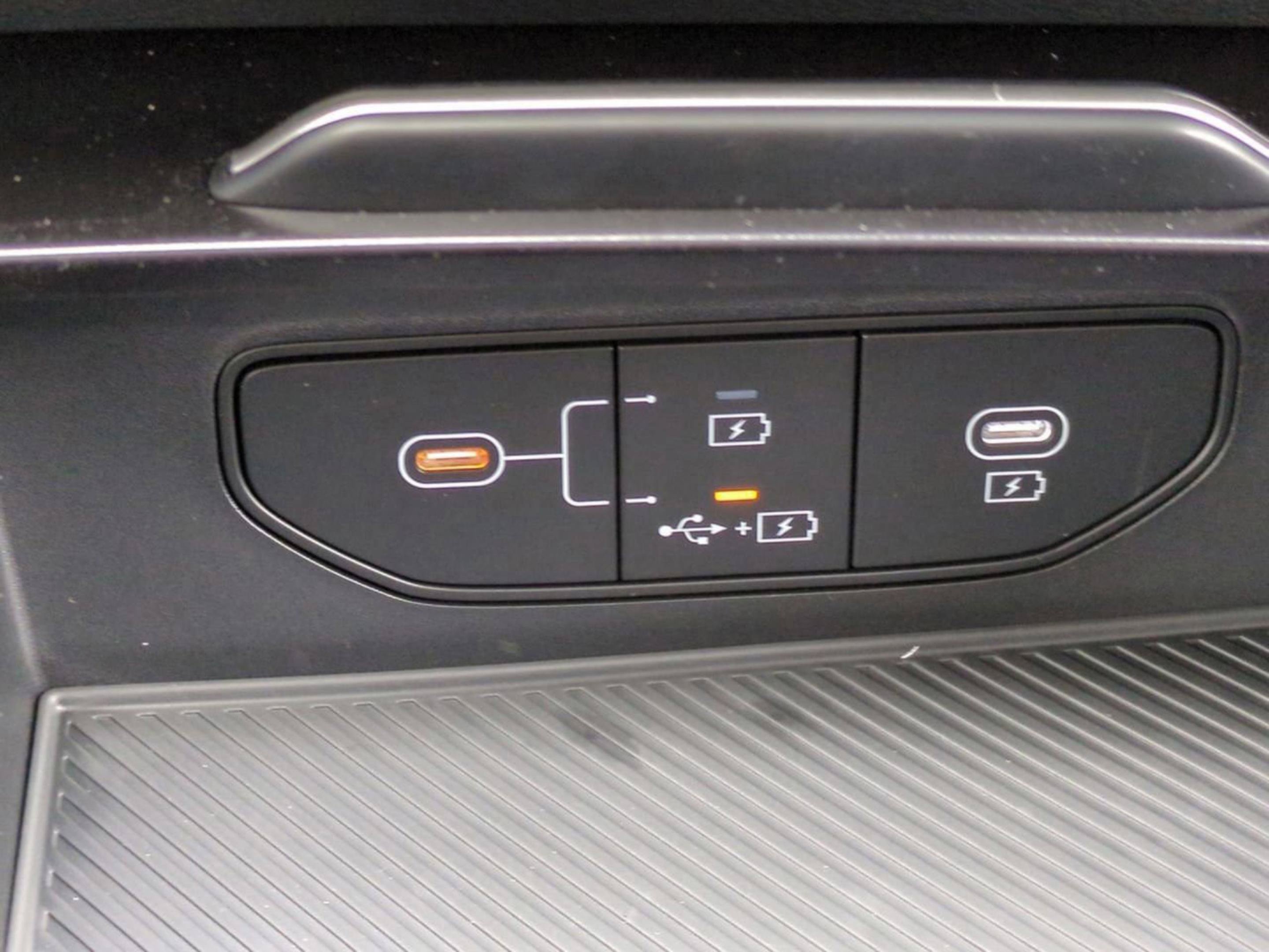 New 2026 Snow White Pearl Kia S image 24