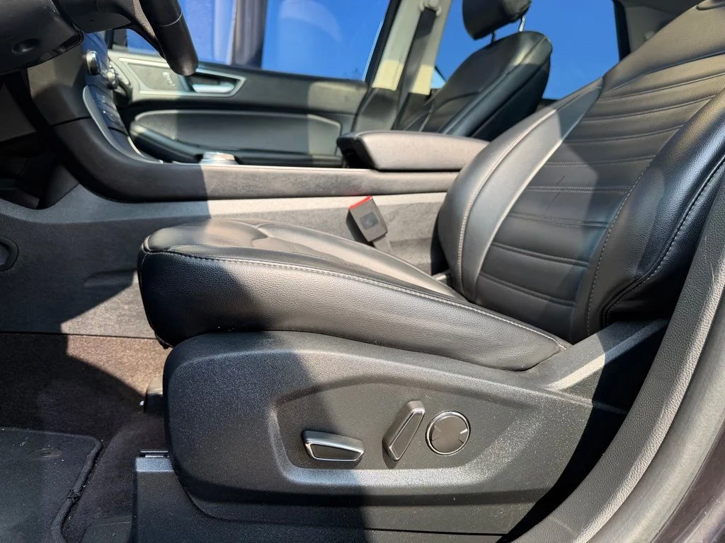 Used 2019 Agate Black Metallic Ford SEL image 26