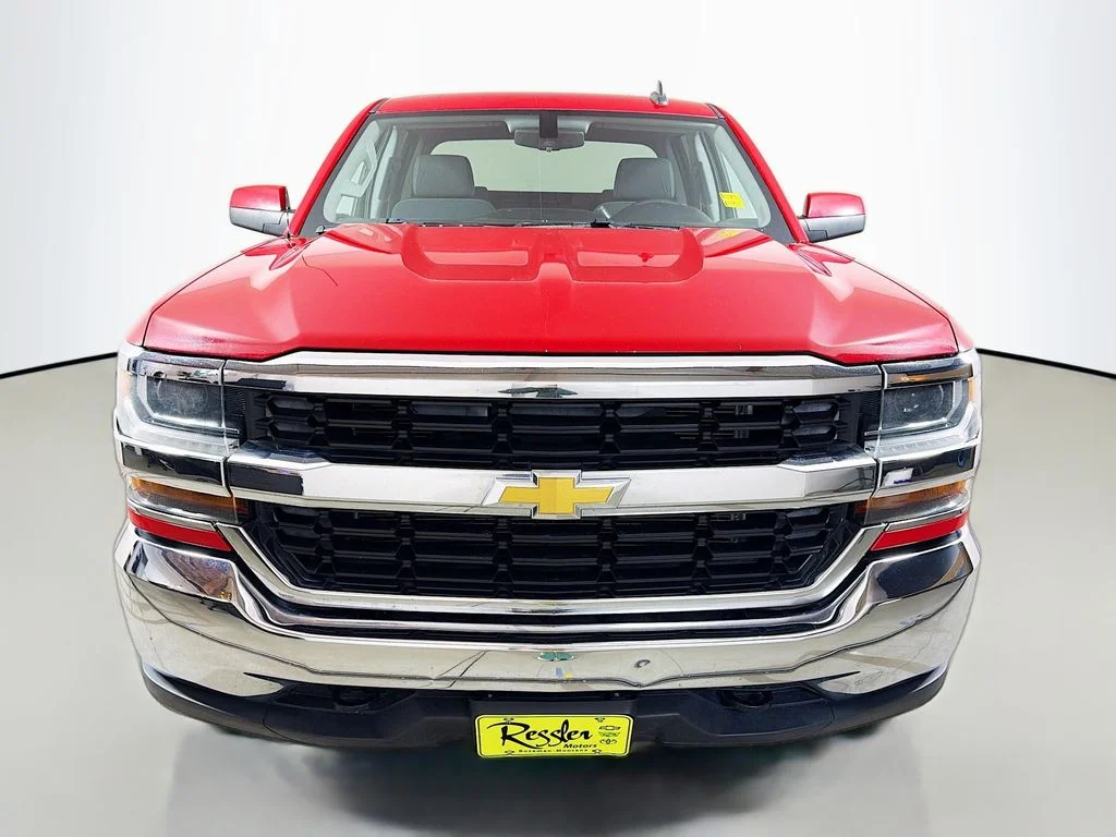 Used 2016 Red Chevrolet LT image 2