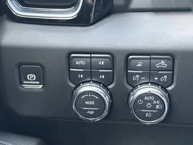 Used 2025 Sterling Metallic GMC Denali image 19