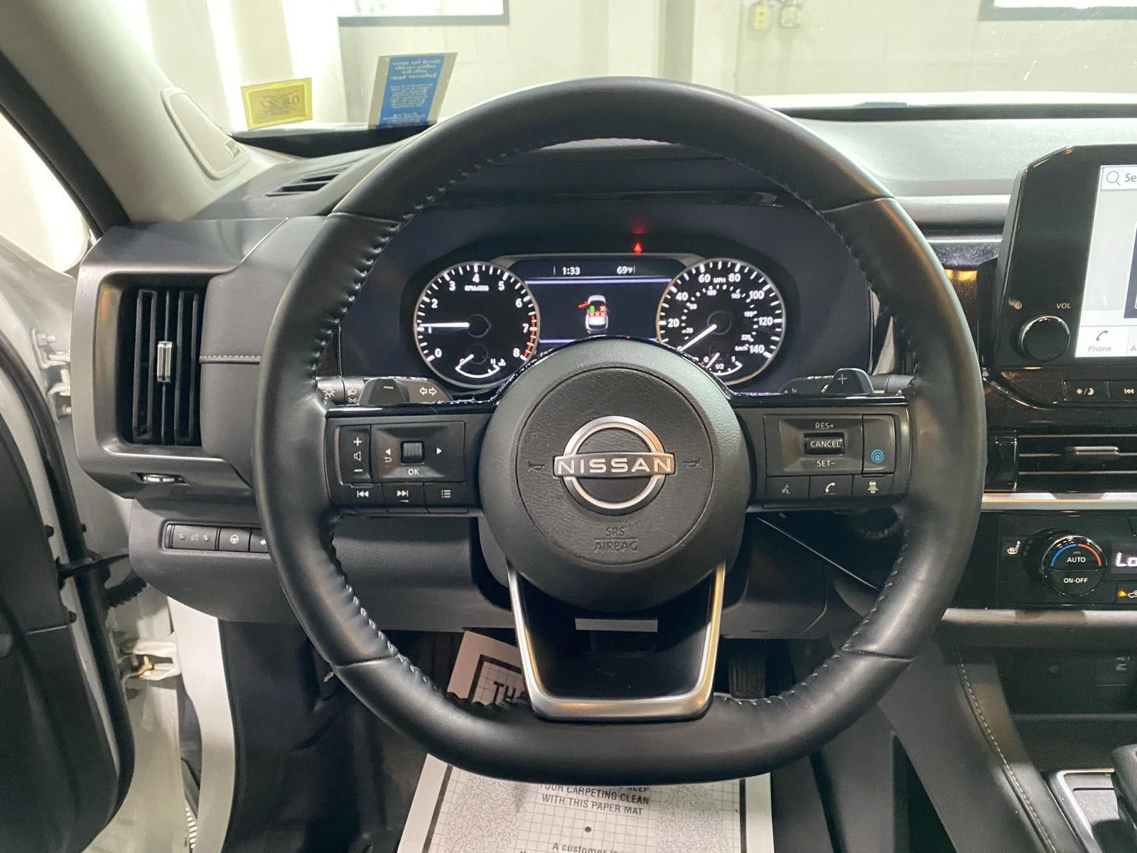 Used 2022 Pearl White Tricoat Nissan SL image 28