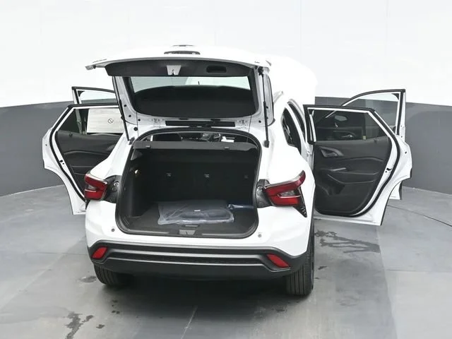 New 2026 Summit White Chevrolet LT image 27