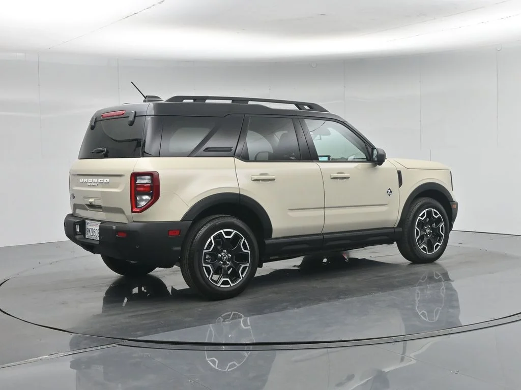 Certified Used 2025 Beige Ford Outer Banks image 28