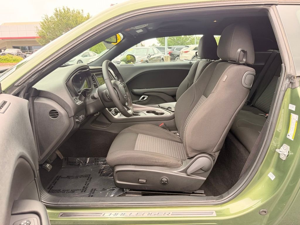 Used 2022 Green Dodge SXT image 20