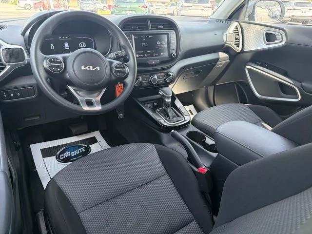 Used 2025  Kia LX image 30