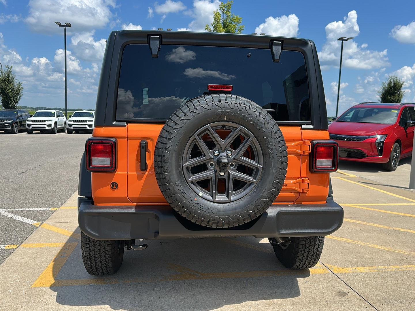 New 2026 Joose Exterior Paint Jeep Sport S image 3