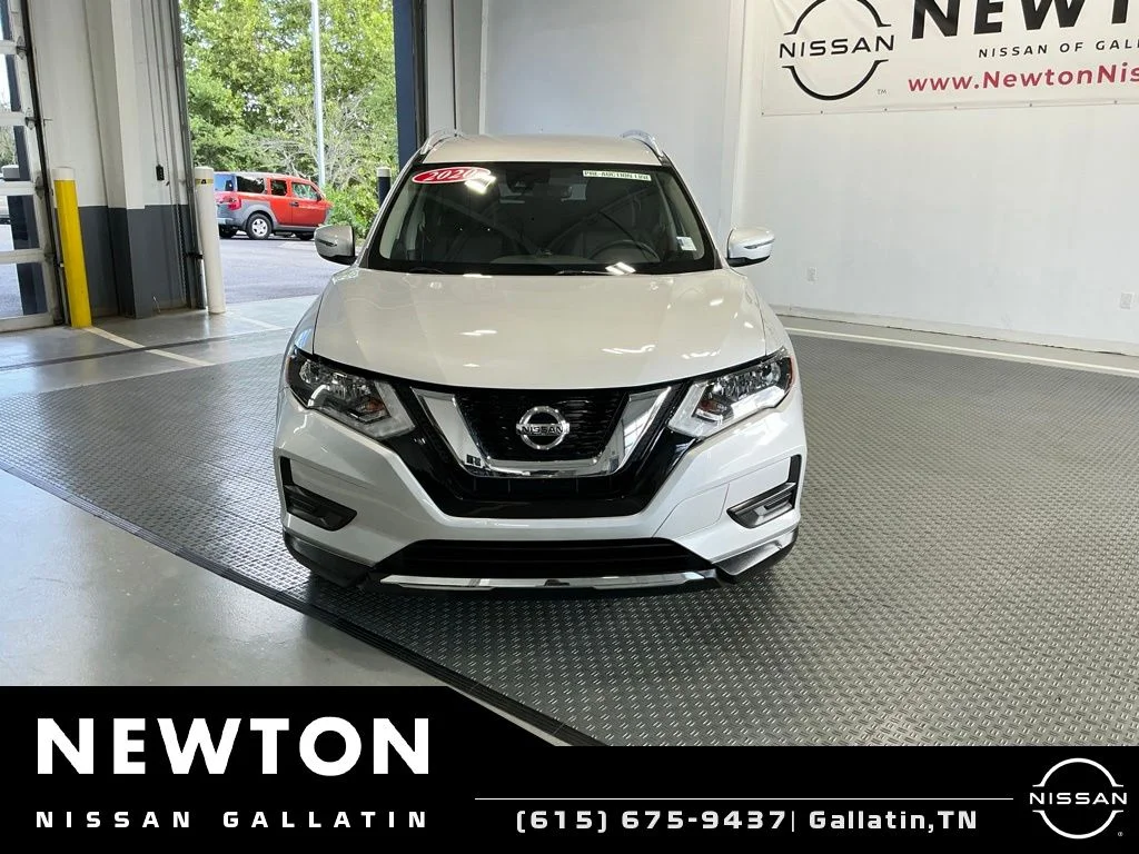 Used 2020 Brilliant Silver Metallic Nissan SV image 19