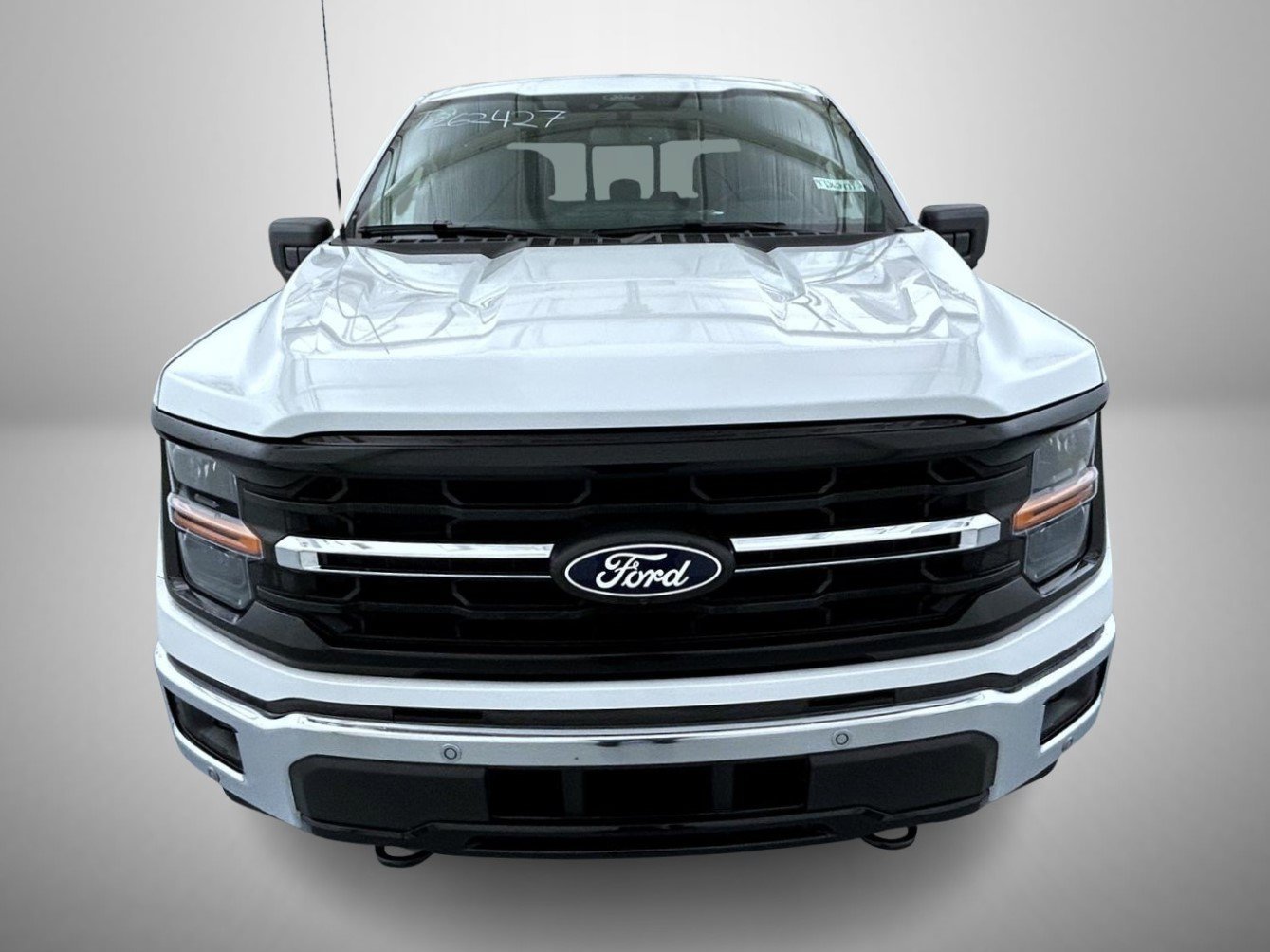 New 2026 Oxford White Ford XLT image 2