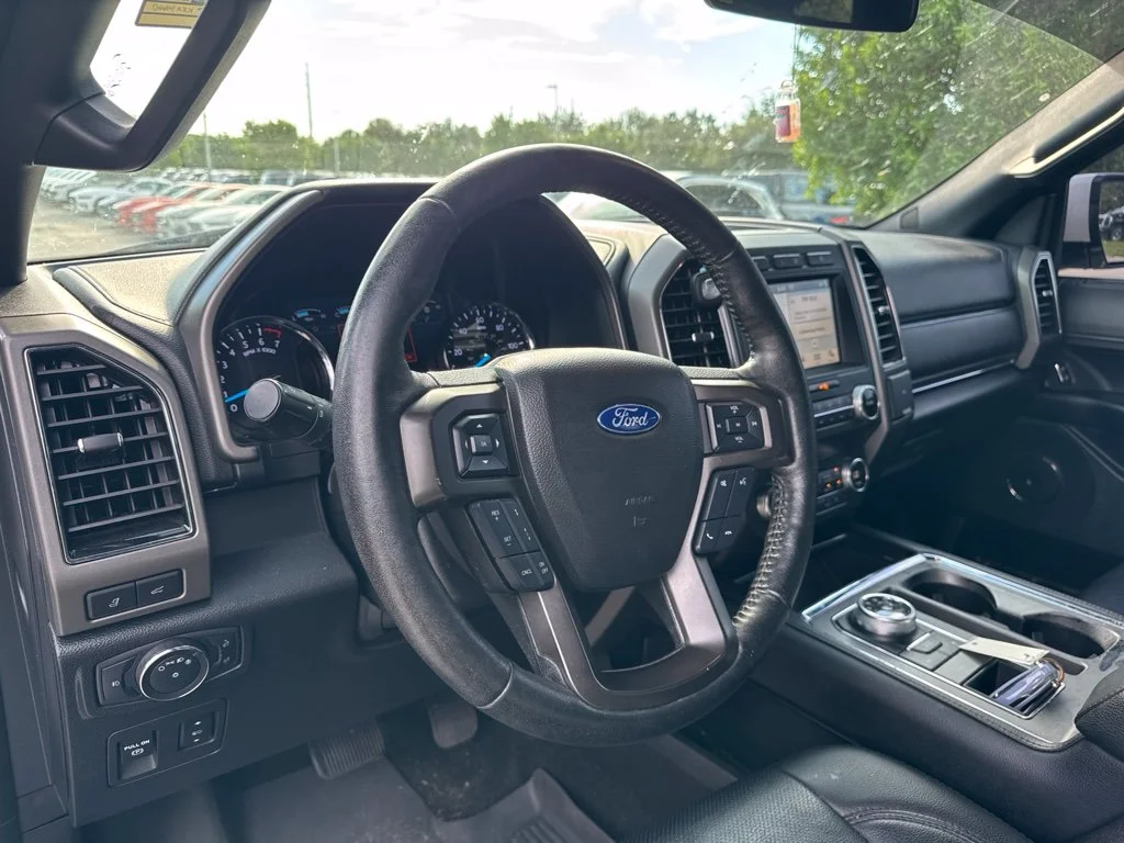 Used 2019 White Platinum Ford XLT image 9