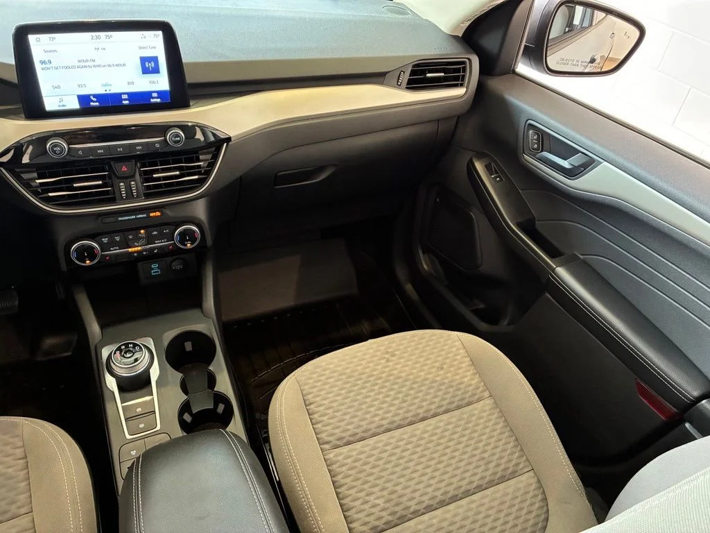 Used 2022 Blue Ford SE image 12