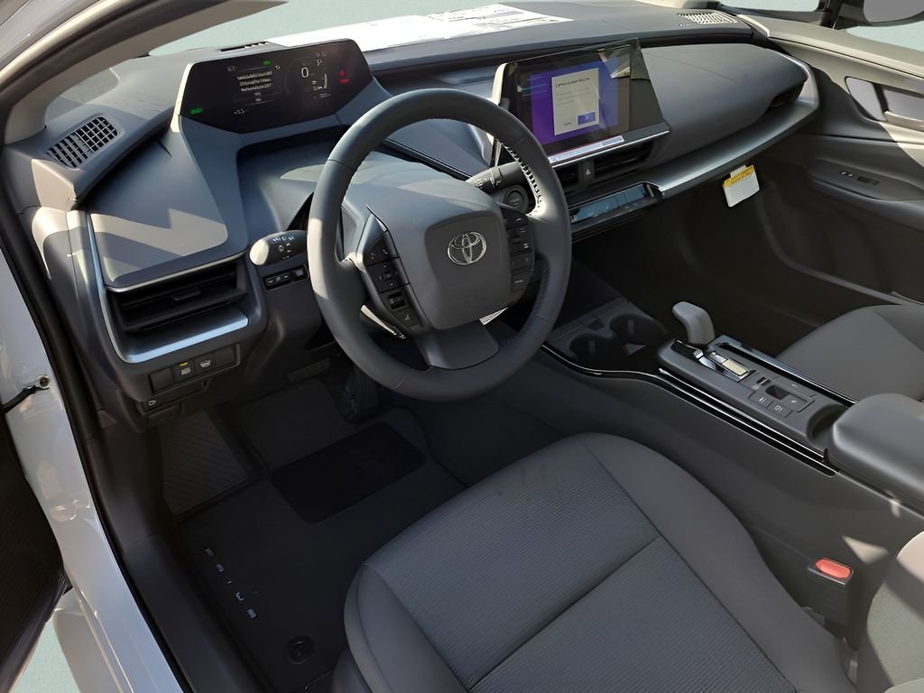 2026 Toyota Prius LE - Photo 18