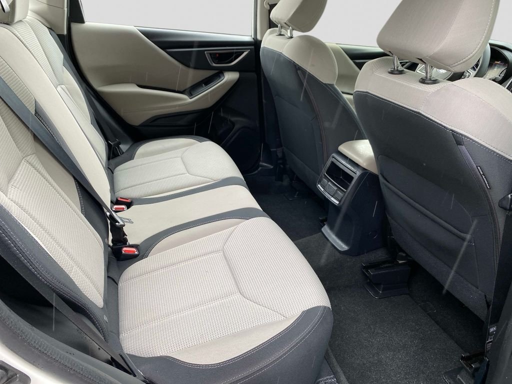 Used 2023 White Subaru Base image 23