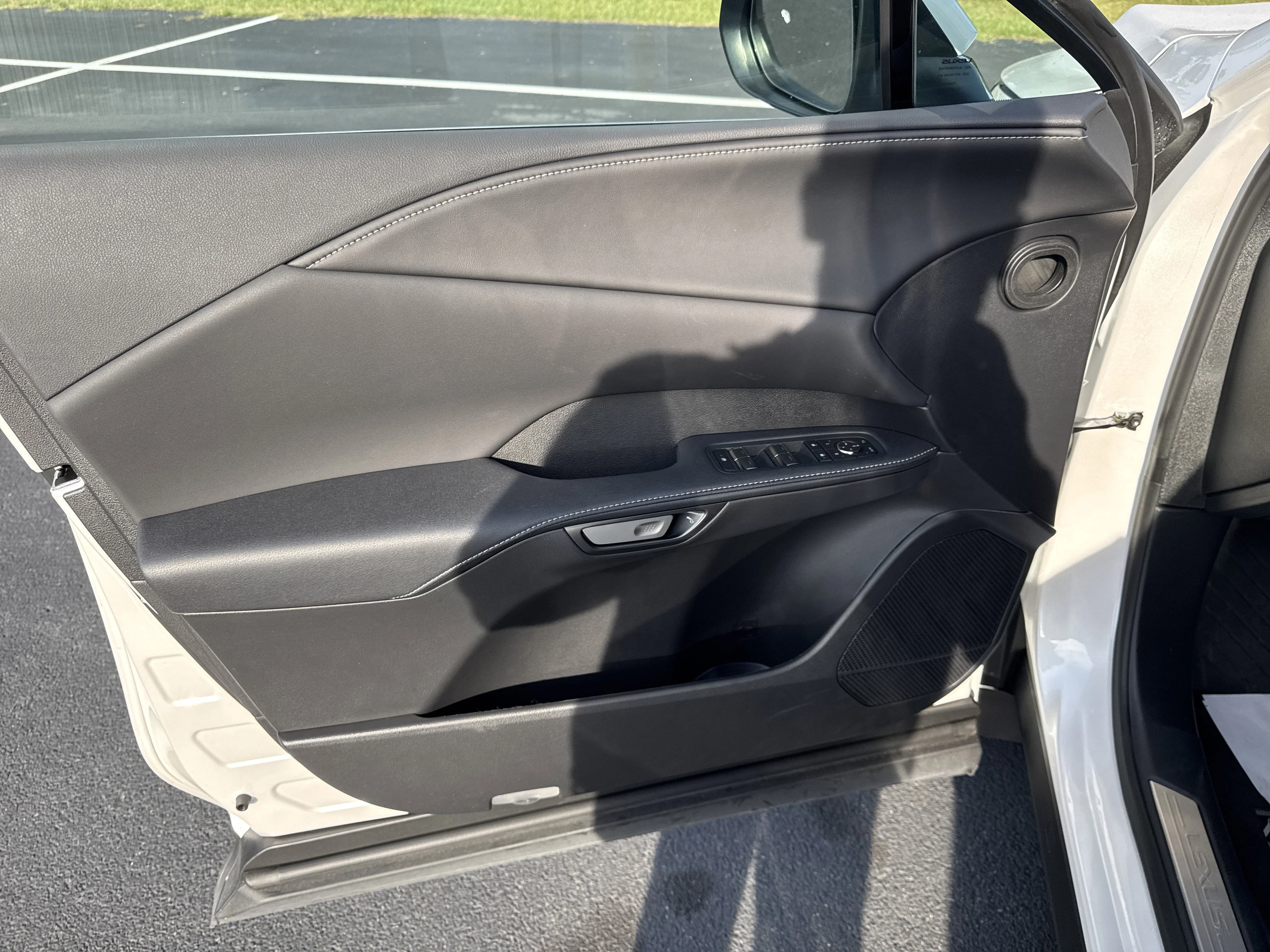 Used 2025  Lexus  image 22