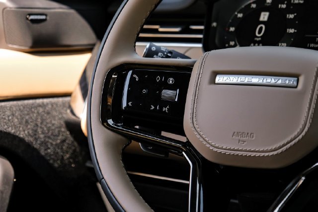 New 2027 Fuji White Land Rover Dynamic SE image 22