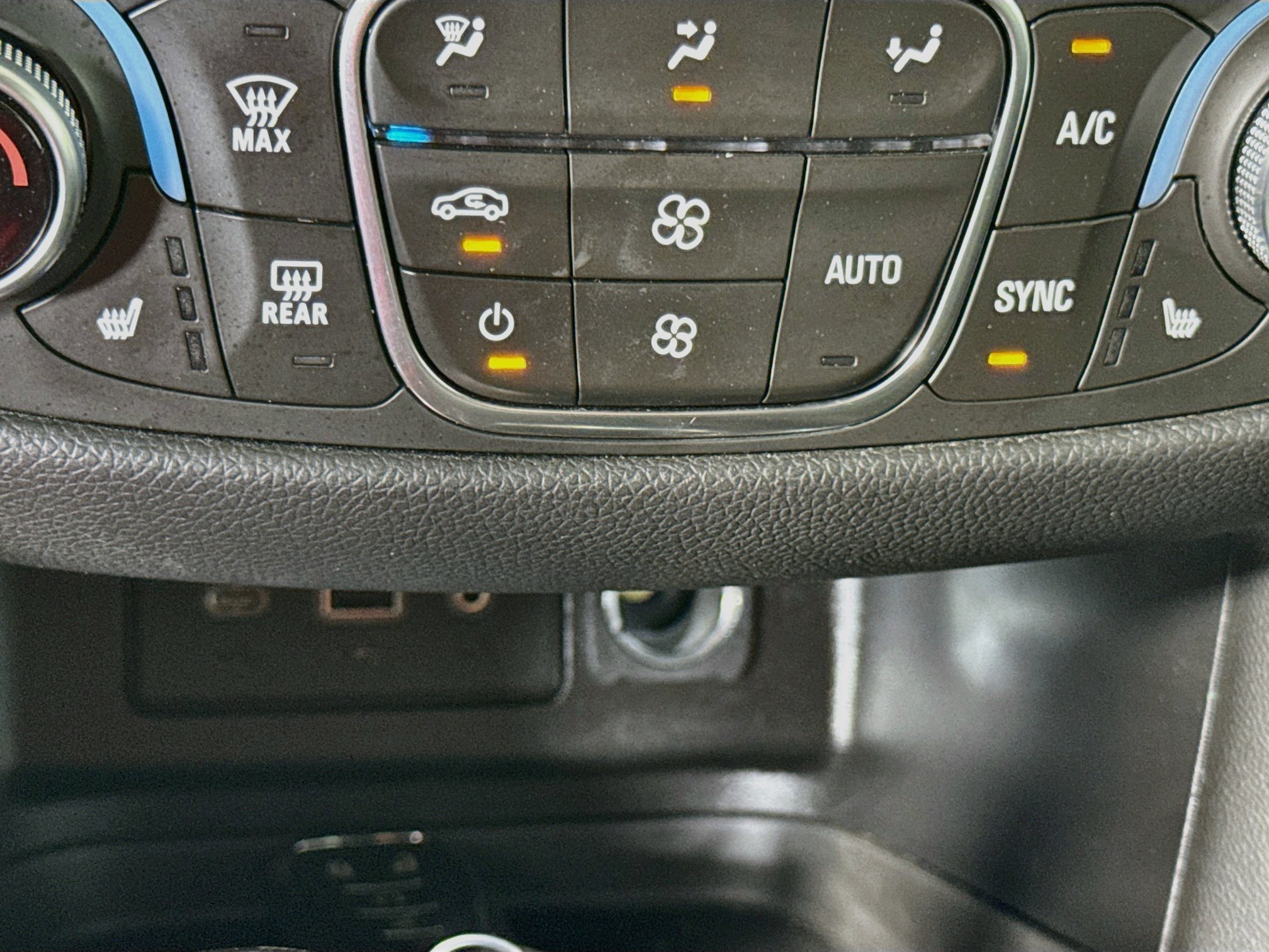 Used 2019  Chevrolet LT (1LT) image 19