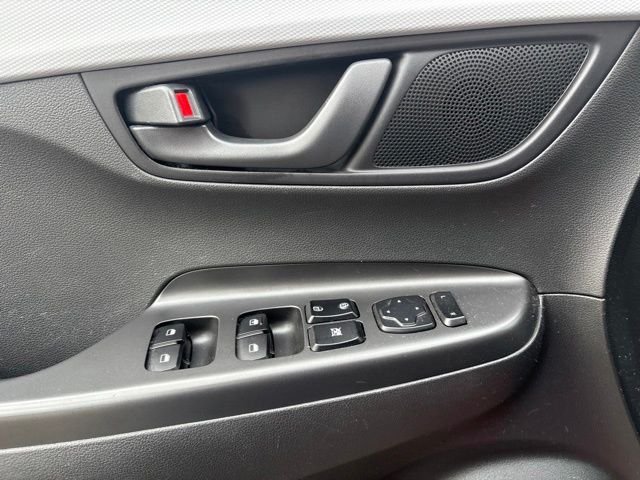 Used 2019 Red Hyundai SE image 7