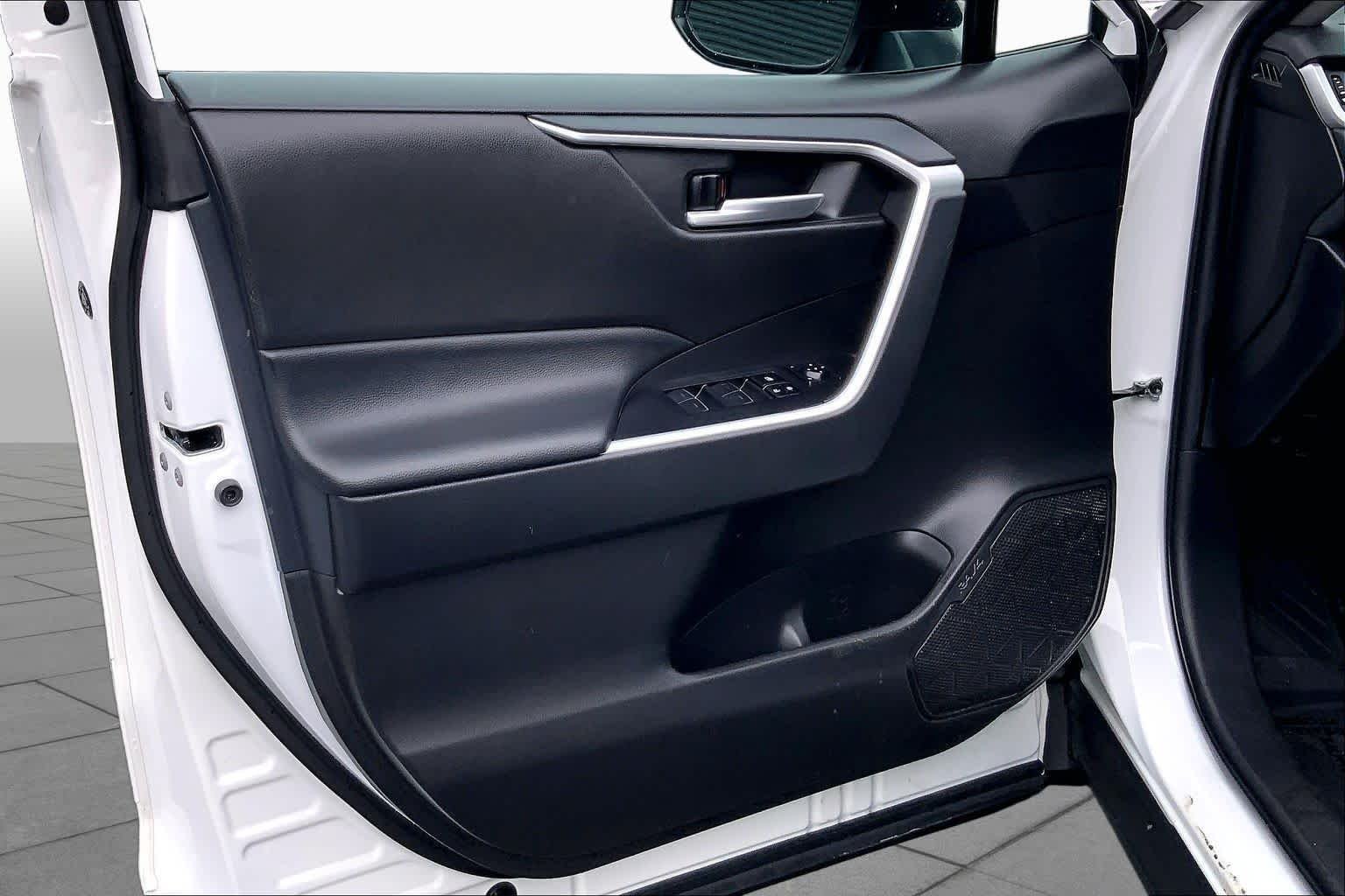 Used 2023 Ice Cap Toyota XLE image 22