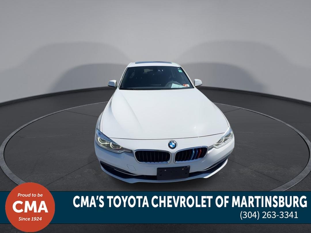 Used 2018  BMW  image 3