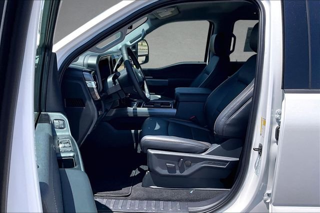 New 2026 Star White Metallic Tri-Coat Ford Lariat image 8