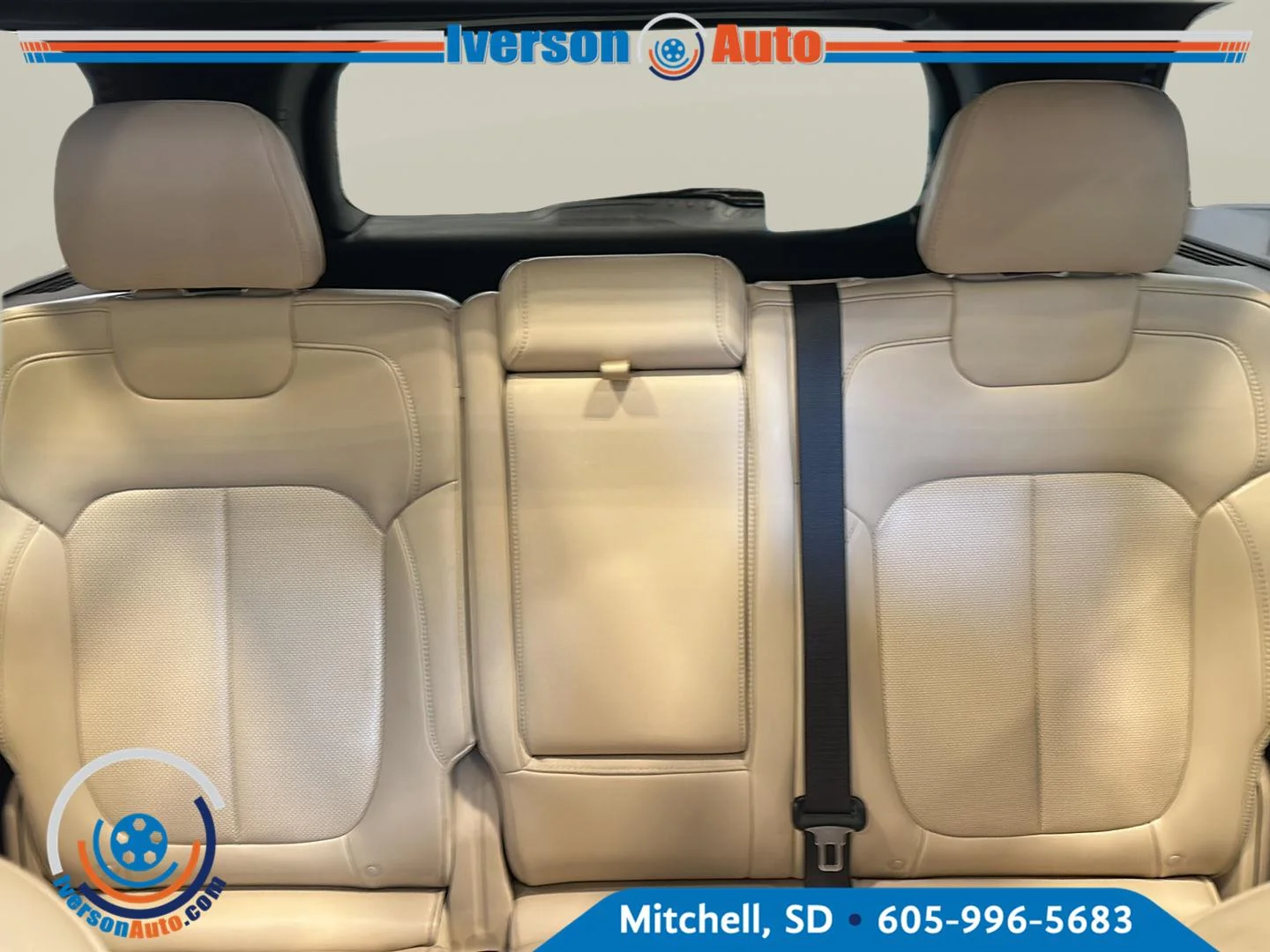 Used 2025 Velvet Red Pearlcoat Jeep Limited image 25
