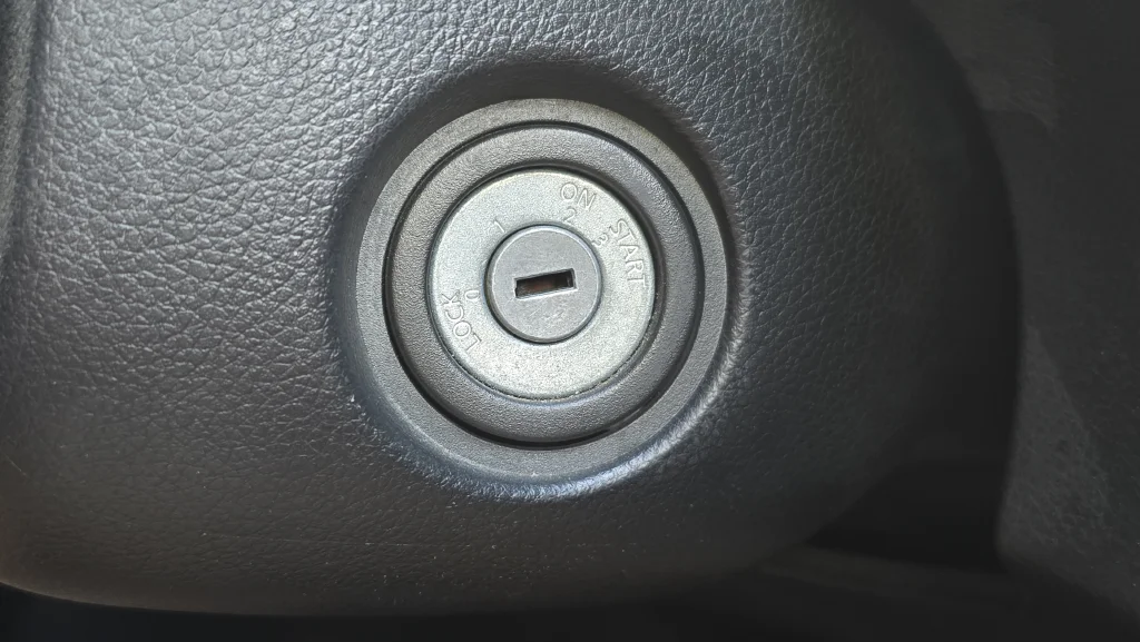 Used 2015 Gray Nissan S image 10