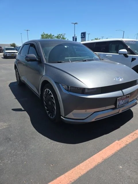 Used 2023 Gray Hyundai Limited image 3