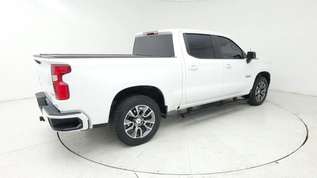 Used 2022 SUMMIT WHITE Chevrolet RST image 7