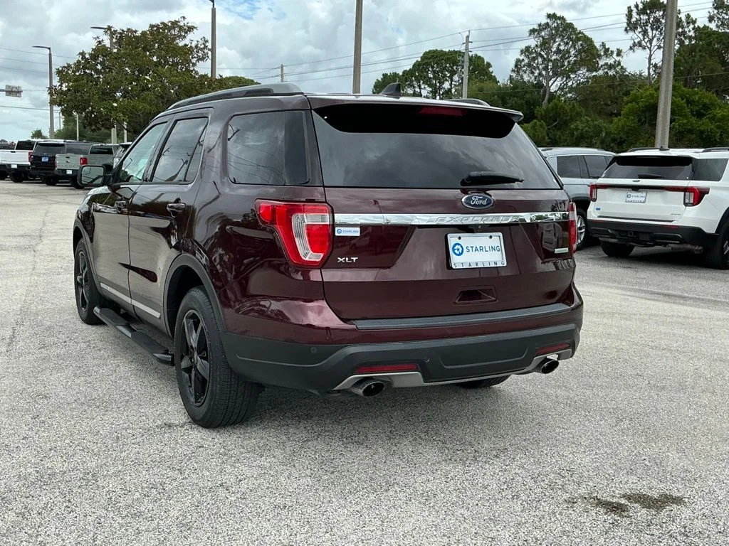 Used 2018 Red Ford XLT image 11
