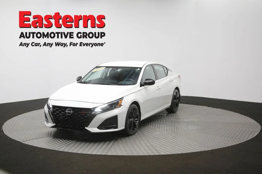 Used 2023 White Nissan 2.5 SR image 54