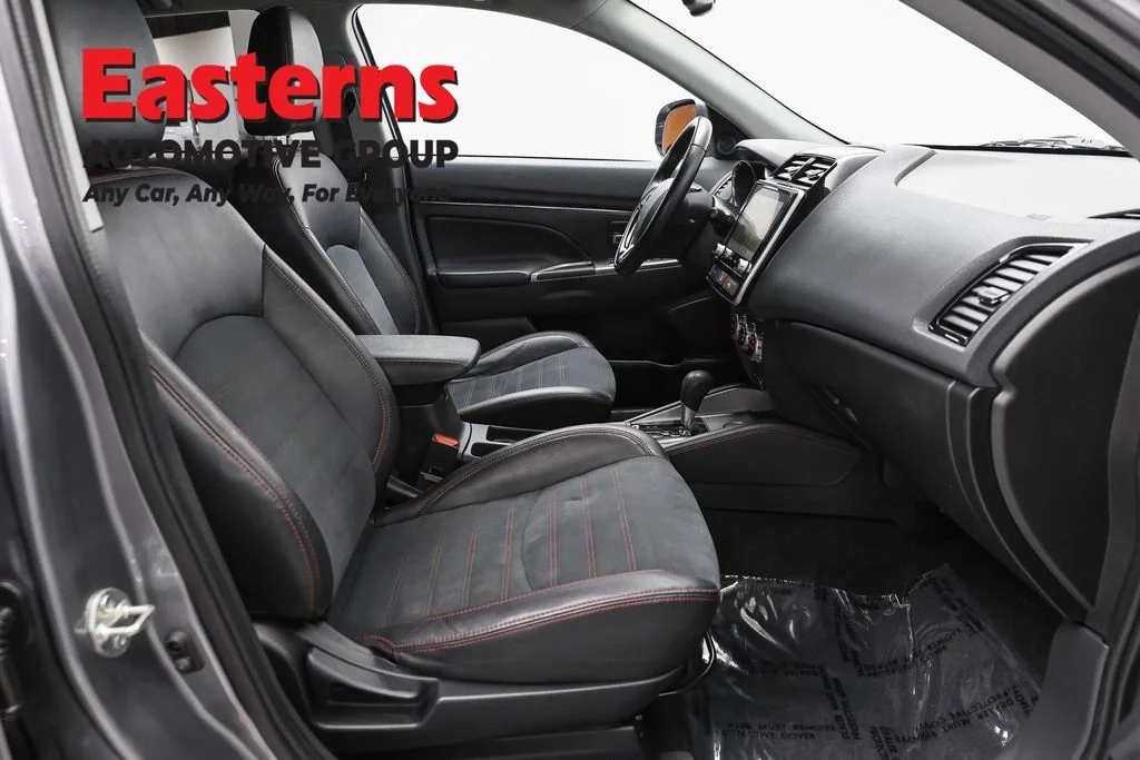 Used 2022 Silver Mitsubishi 2.0 SE image 24